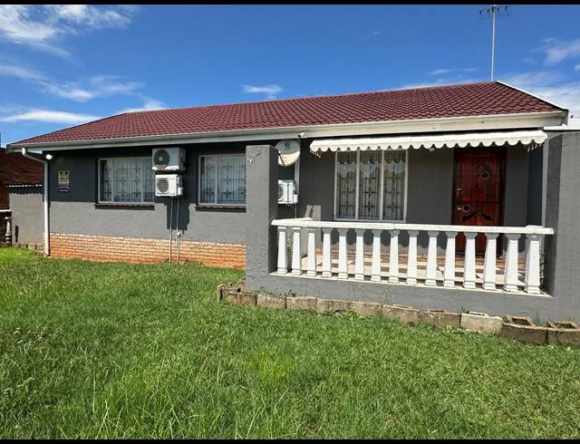 3 BEDROOM FREESTANDING FOR SALE IN NORTHDALE